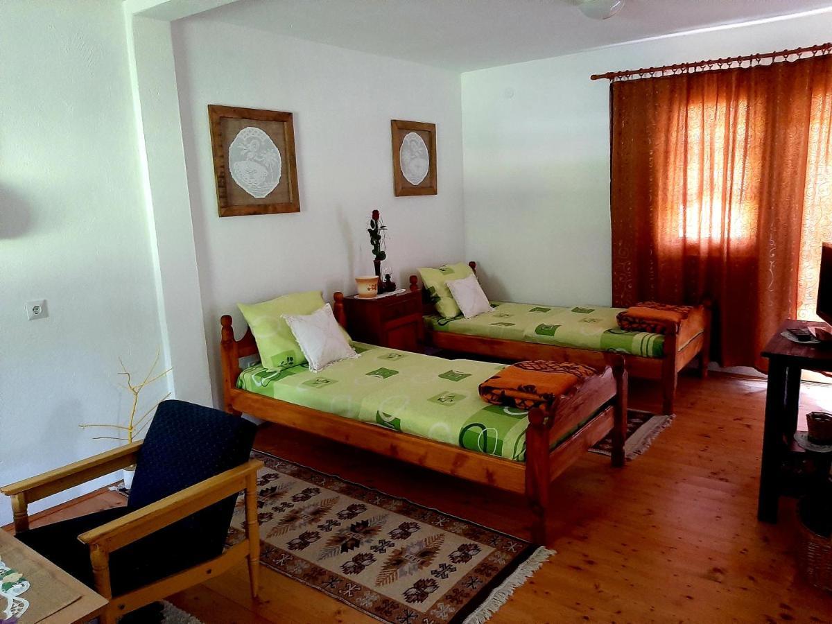 Kosta'S Romantic House Plav Luaran gambar